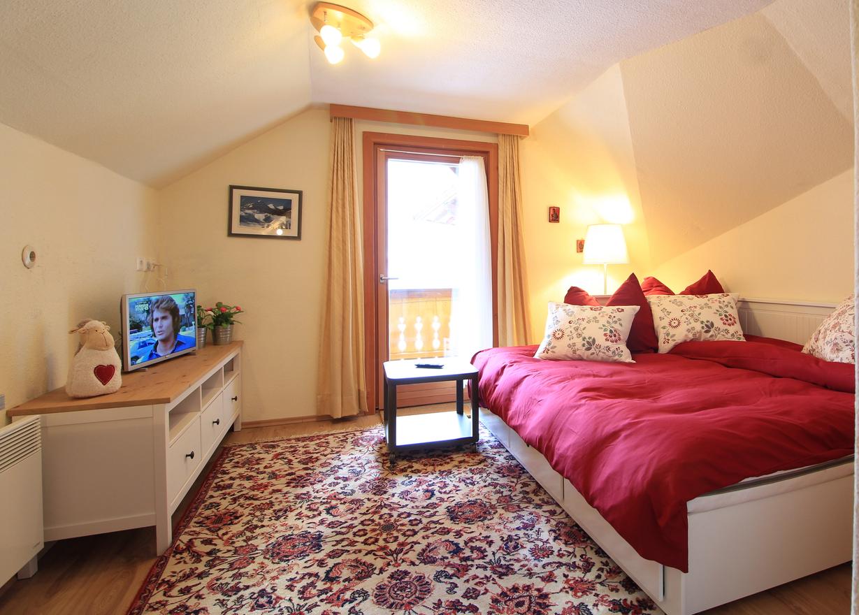 MonteurZimmer: Schwalbennest Chalet