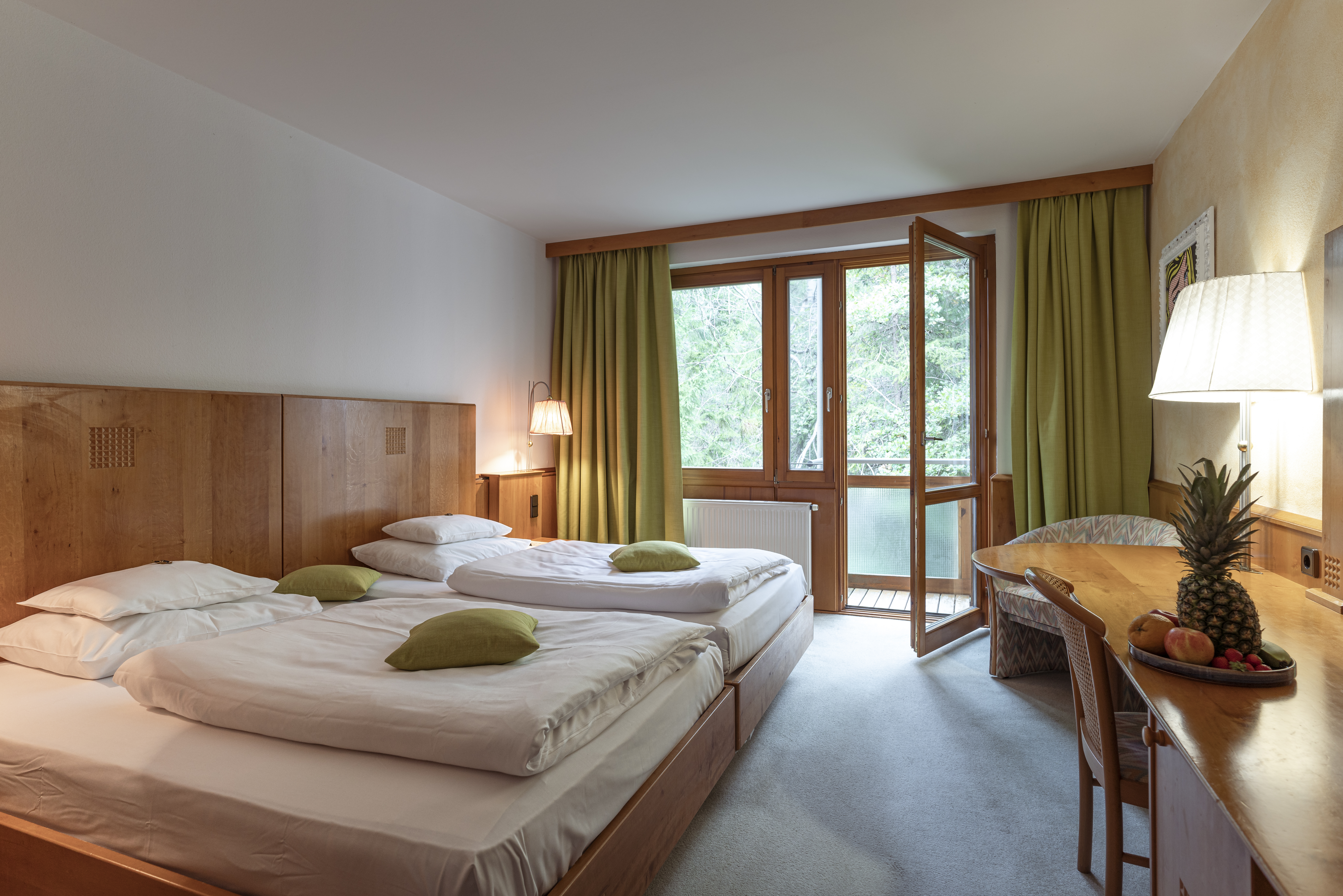 Monteur-Zimmer - Zimmerarten: Doppelzimmer - Graz - Unsere Wohlfühlzimmer mit Bergblick, teilweise mit Balkon. - Südrast Dreiländerecke, Ihr Hotel & Restaurant