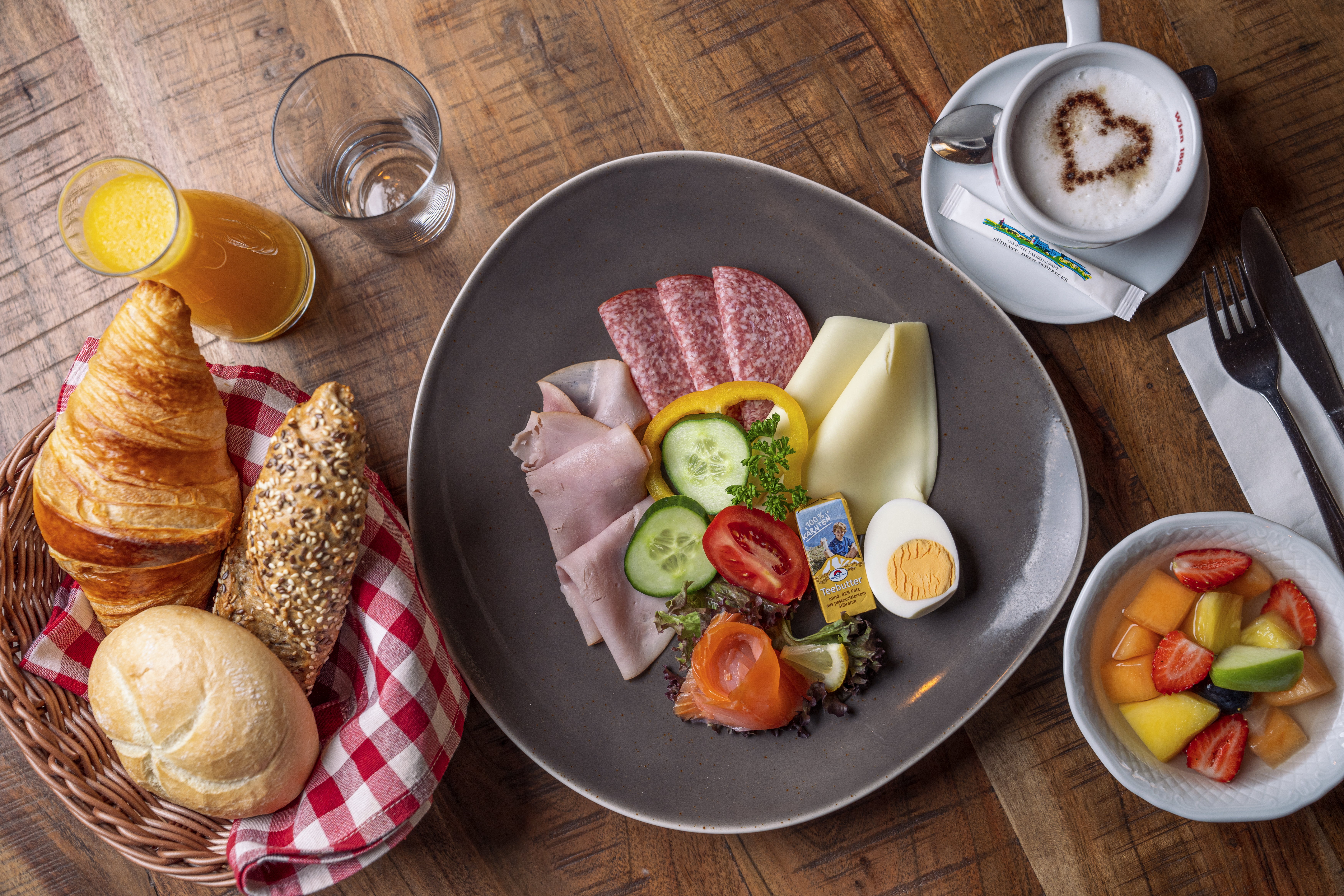 Monteur-Zimmer - Zimmerarten: Doppelzimmer - Graz - Unser Frühstück, die Stärkung für einen arbeitsreichen Tag. - Südrast Dreiländerecke, Ihr Hotel & Restaurant