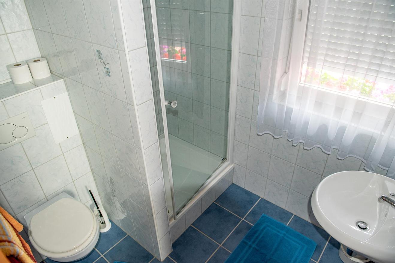 Monteur-Zimmer - Preis pro Nacht - Pisweg - Ferienwohnungen-Zimmer Haus Lach