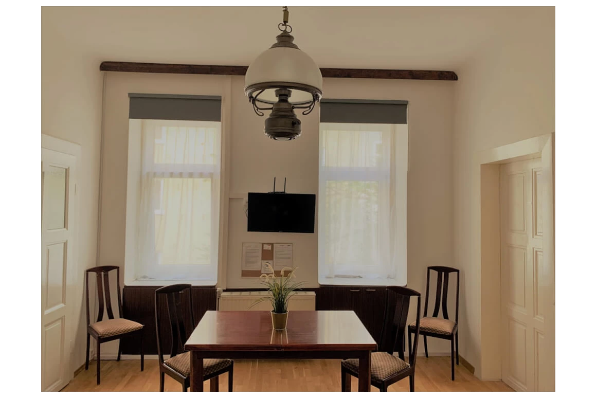 MonteurZimmer: www.TimeApartments.at ---- 5x Monteurwohnungen mit Garage
