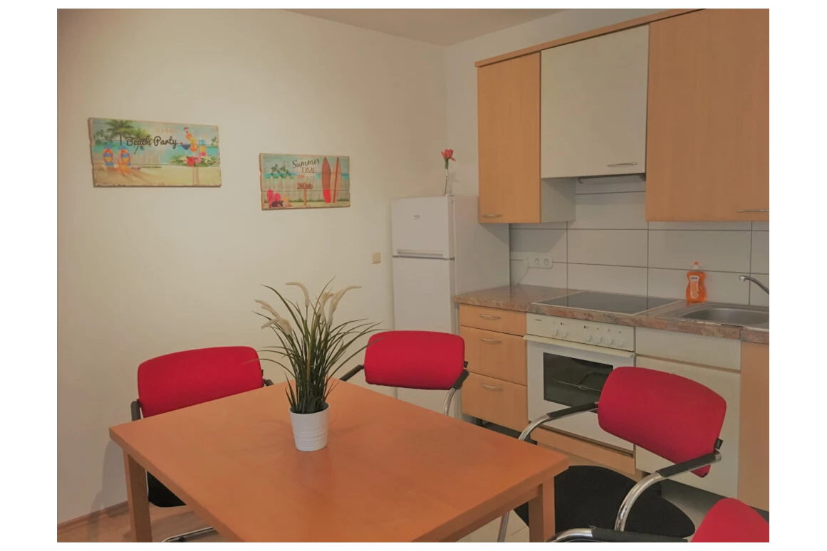 MonteurZimmer: www.TimeApartments.at ---- 5x Monteurwohnungen mit Garage