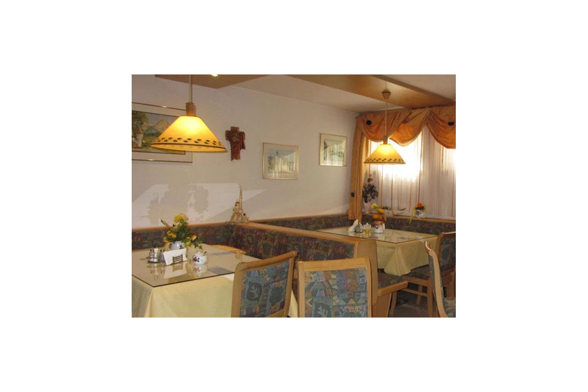 MonteurZimmer: Gästehaus Karoline