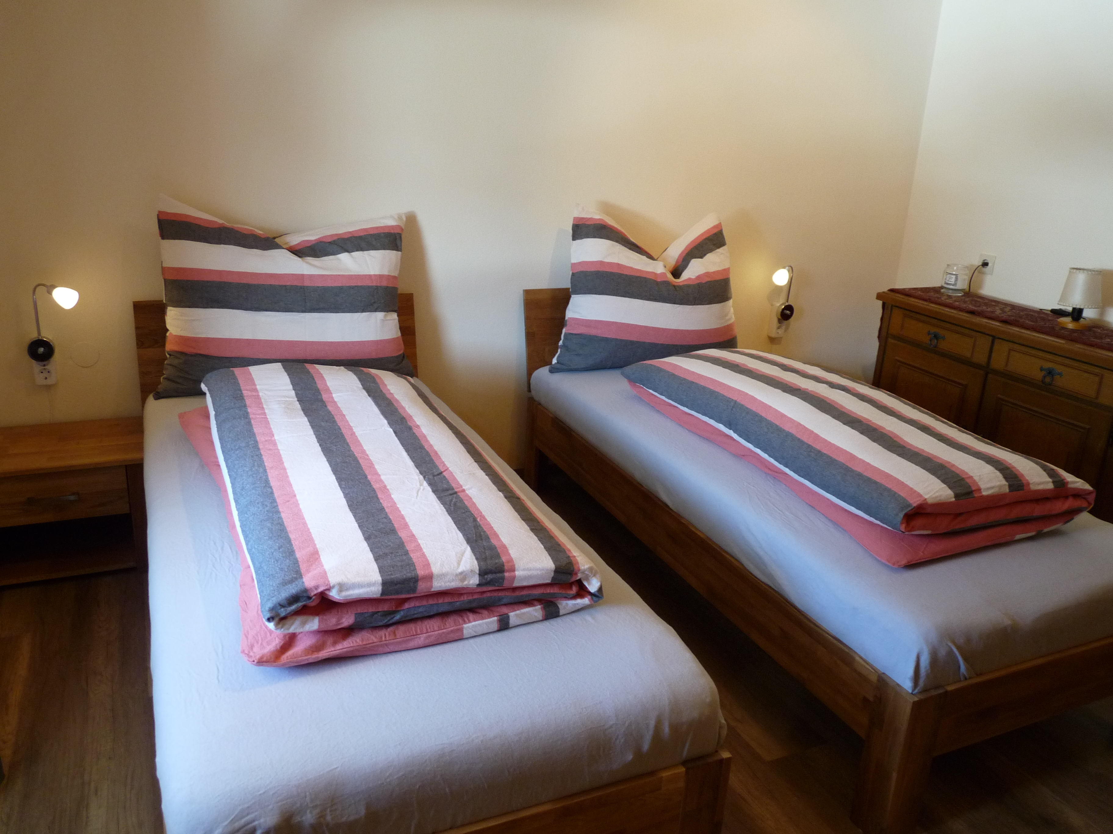 MonteurZimmer: 1. Schlafzimmer Fewo 'Panorama' im 1. OG - Ferienhaus Schäfer