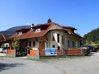 MonteurZimmer: Appartementhaus Sabine