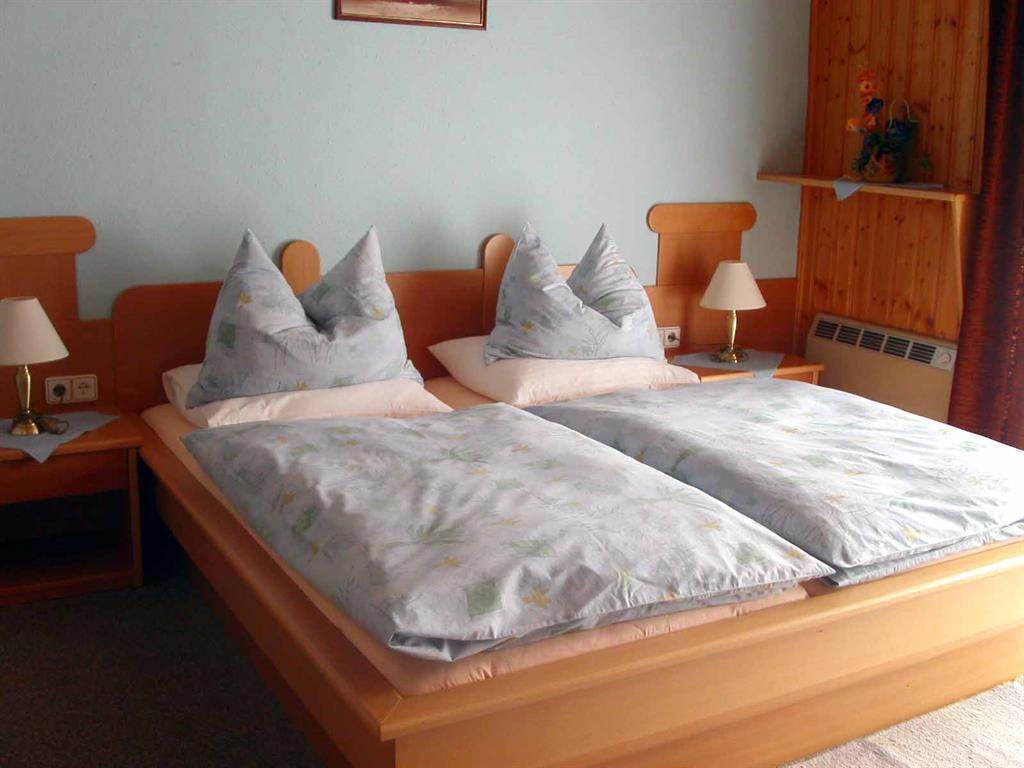 Monteur-Zimmer - Eisentratten - Pension & Bungalow "Haus Rita"