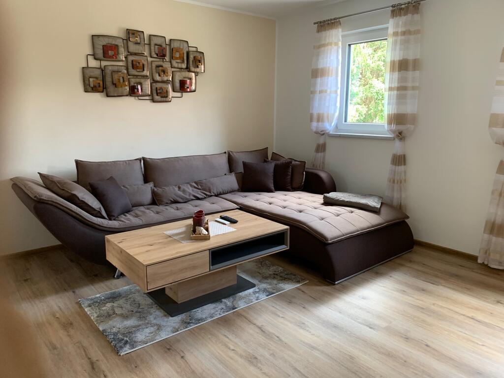 Monteur-Zimmer - Parkplatz: eigener Parkplatz für PKW vorhanden - Techendorf - Ferienhaus Feil