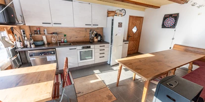Monteur-Zimmer - Parkplatz: eigener Parkplatz für PKW vorhanden - Naturarena - Appartement Ferienwohnung Pernull