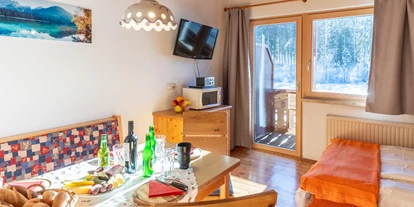 Monteur-Zimmer - Parkplatz: eigener Parkplatz für PKW vorhanden - Naturarena - Appartement Ferienwohnung Pernull