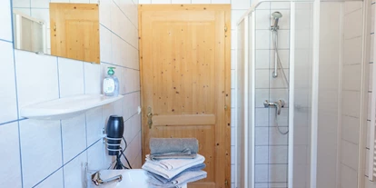 Monteur-Zimmer - Parkplatz: eigener Parkplatz für PKW vorhanden - Naturarena - Appartement Ferienwohnung Pernull