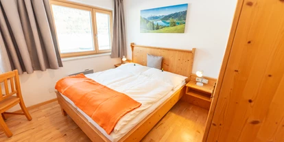 Monteur-Zimmer - Parkplatz: eigener Parkplatz für PKW vorhanden - Naturarena - Appartement Ferienwohnung Pernull