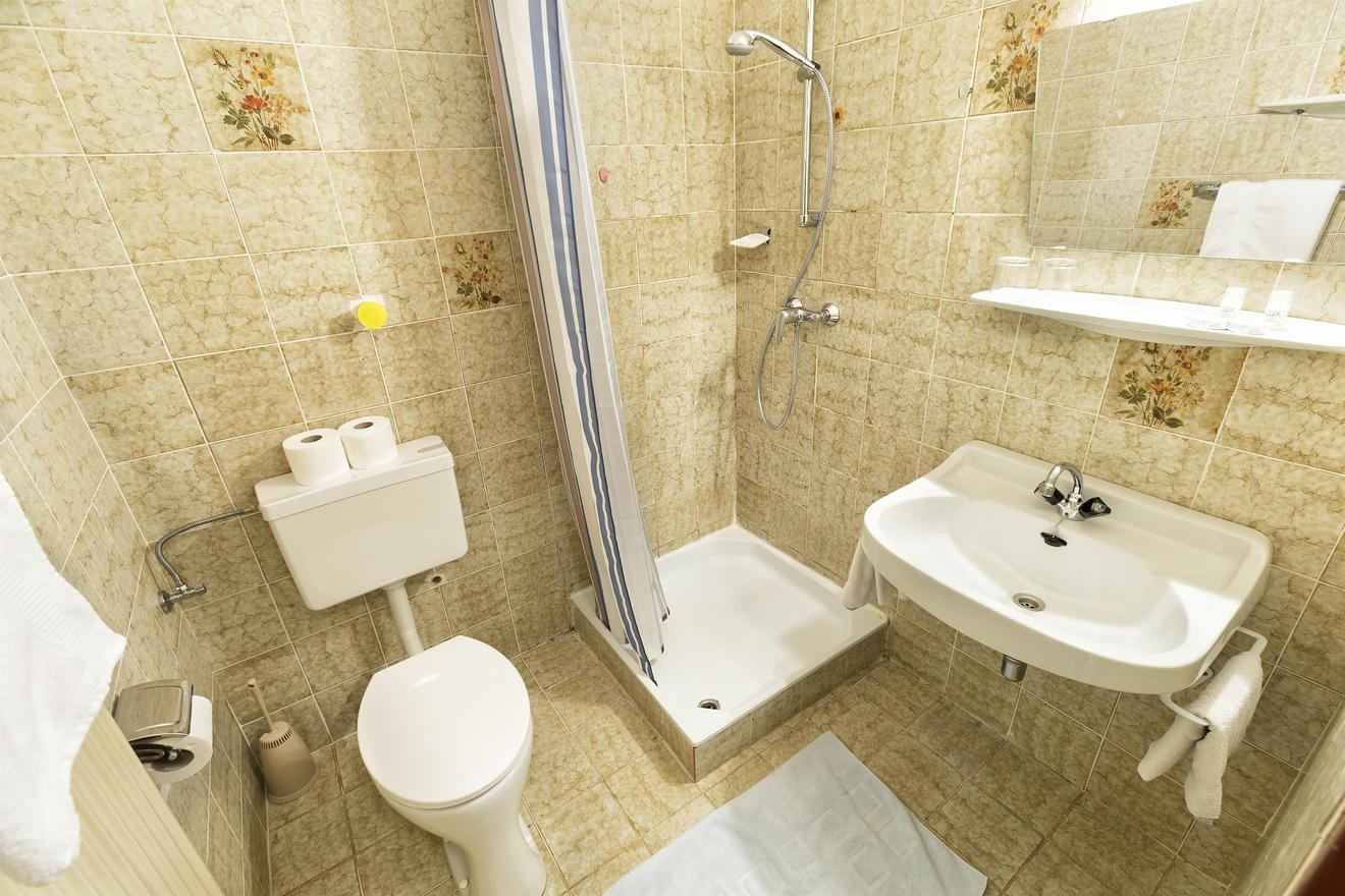 Monteur-Zimmer - Egg am Faaker See - Bed&Breakfast Lausegger