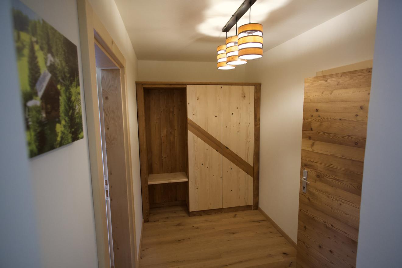 Monteur-Zimmer - Zwischenreinigung - Kärnten - Extra viel Splatz im Voraum.  - Landhaus Königsreiner