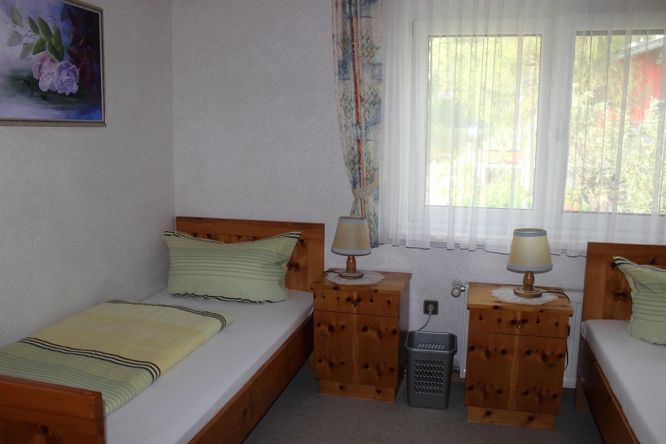 Monteur-Zimmer - Preis pro Nacht - Zlan - Dünhofen Edith