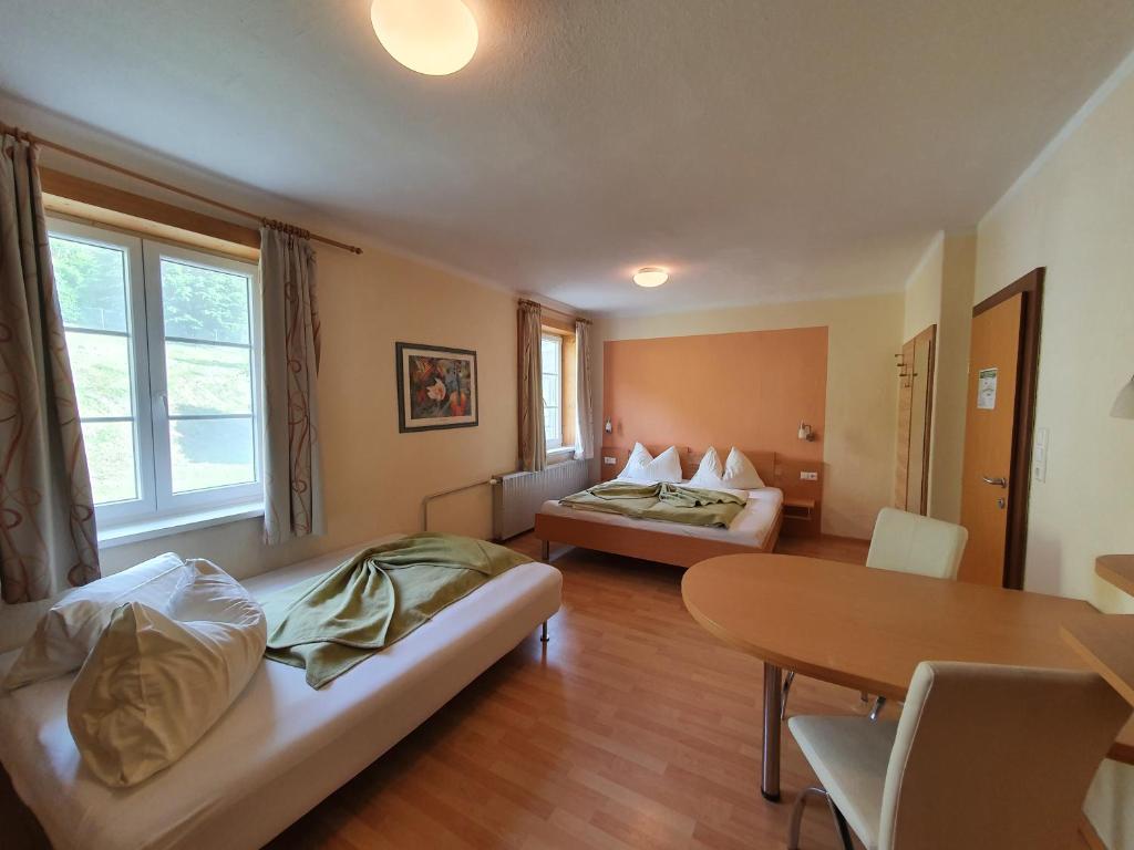 Monteur-Zimmer - Innerkrems - Gasthof Zur Post