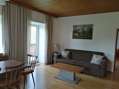 MonteurZimmer: Ferienwohnung Göriacher Stern