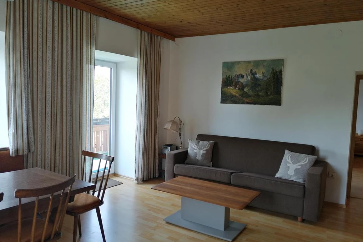 MonteurZimmer: Ferienwohnung Göriacher Stern