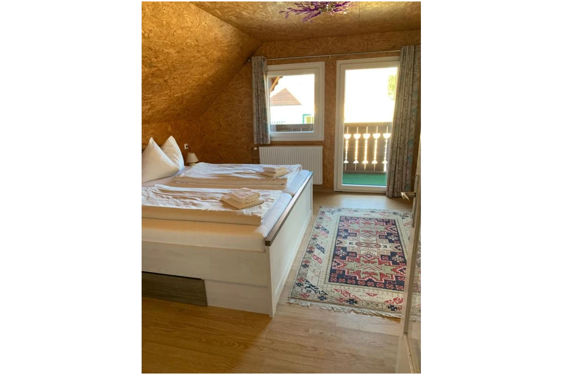 MonteurZimmer: Seerestaurant & Suiten Hayat