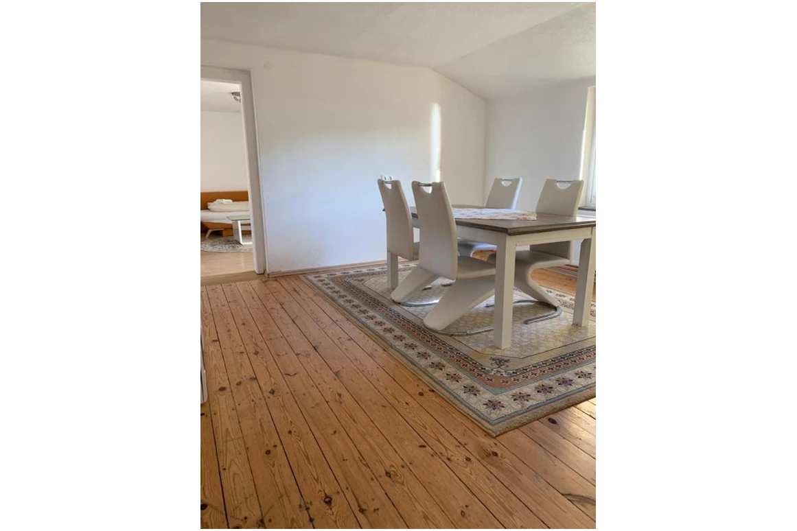 MonteurZimmer: Seerestaurant & Suiten Hayat