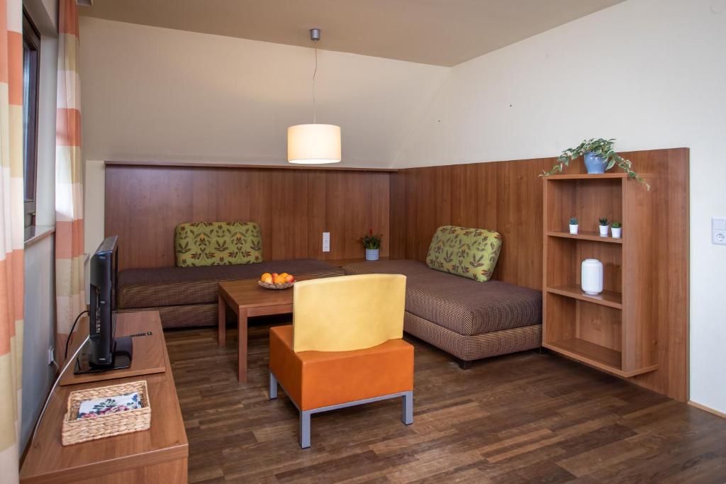 Monteur-Zimmer - Preis pro Nacht - Kühnsdorf - Feriendorf am Maltschacher See