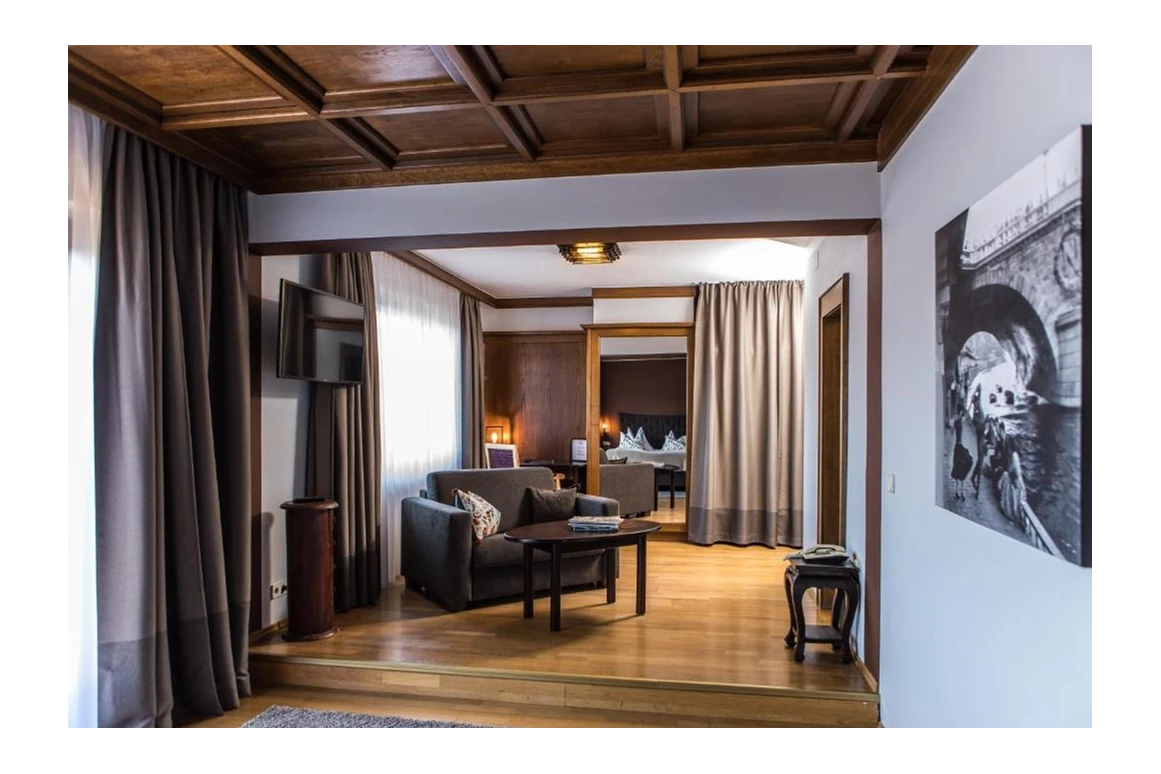 MonteurZimmer: Landidyll-Hotel Nudelbacher