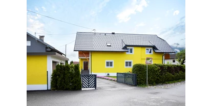 Monteur-Zimmer - Parkplatz: eigener Parkplatz für PKW vorhanden - Naturarena - Ferienwohnung Dreiländereck