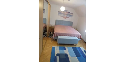Monteur-Zimmer - Parkplatz: eigener Parkplatz für PKW vorhanden - Naturarena - Doppelzimmer  - Ferienwohnung Dreiländereck