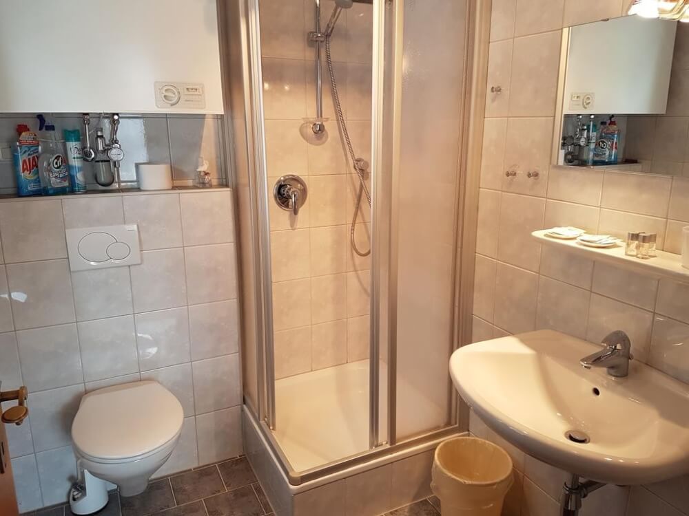 Monteur-Zimmer - Preis pro Nacht - Hall in Tirol - Haus Übergänger