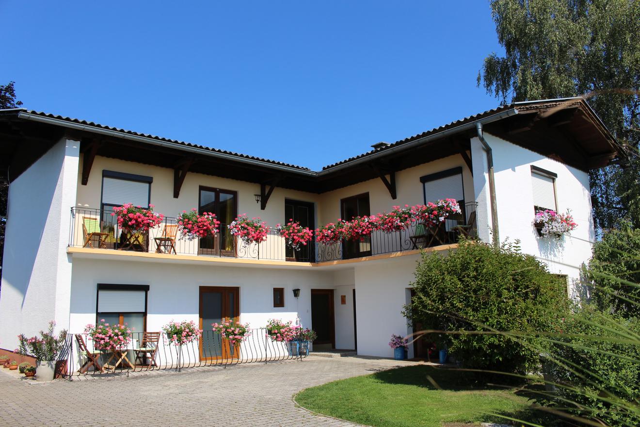 Monteur-Zimmer - Preis pro Nacht - Rosenbach (St. Jakob im Rosental) - Haus Falle***