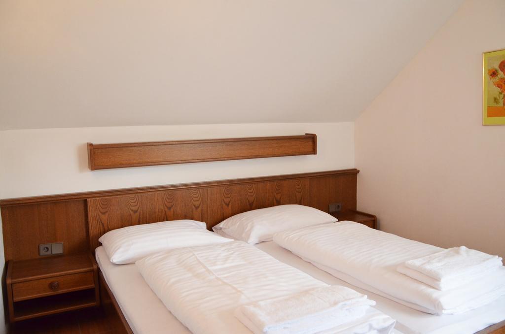 Monteur-Zimmer - Preis pro Nacht - Rosenbach (St. Jakob im Rosental) - Haus Kleinbichler