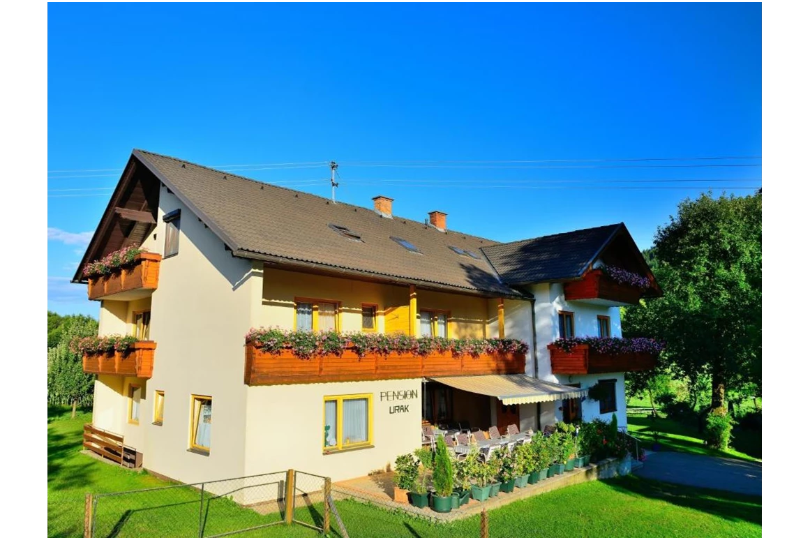 MonteurZimmer: Erlebnisbauernhof Urak