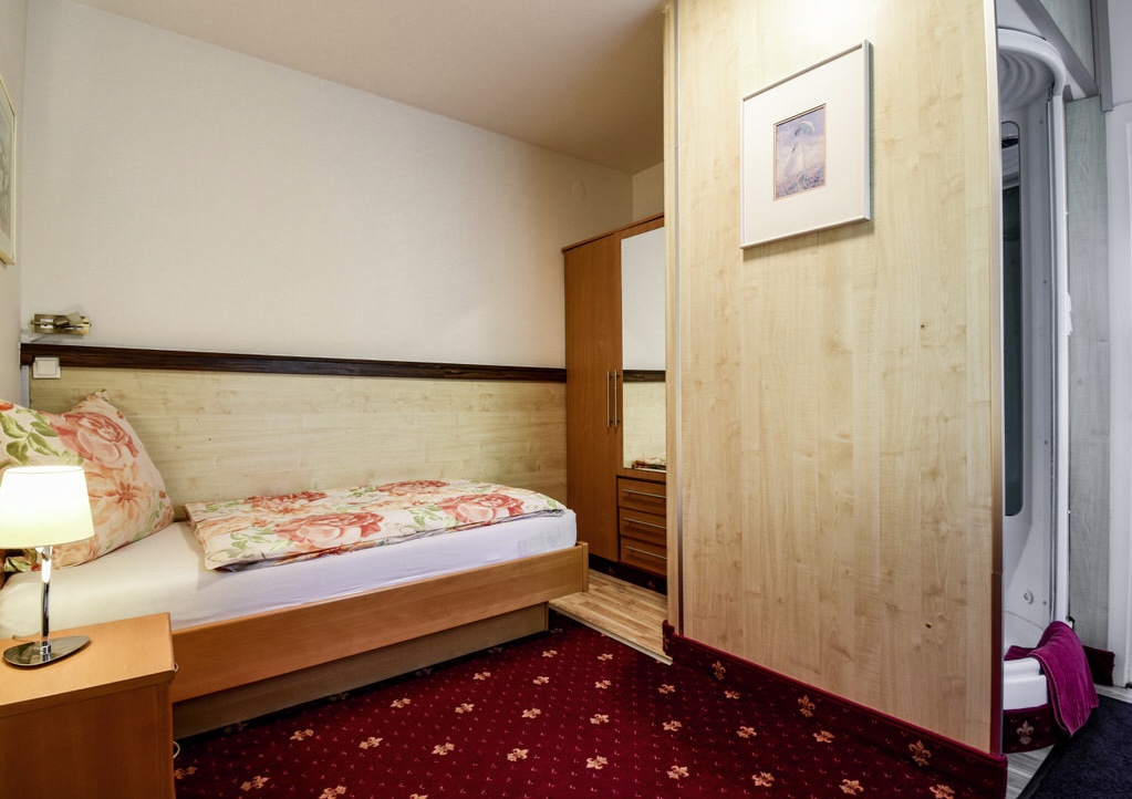 Monteur-Zimmer - Preis pro Nacht - Hall in Tirol - Gartenhotel Garni