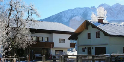 Monteur-Zimmer - Parkplatz: eigener Parkplatz für PKW vorhanden - Naturarena - Ferienwohnung Zeber