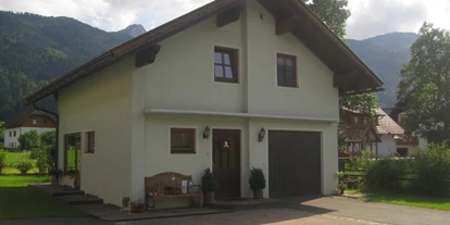 Monteur-Zimmer - Parkplatz: eigener Parkplatz für PKW vorhanden - Naturarena - Ferienwohnung Zeber
