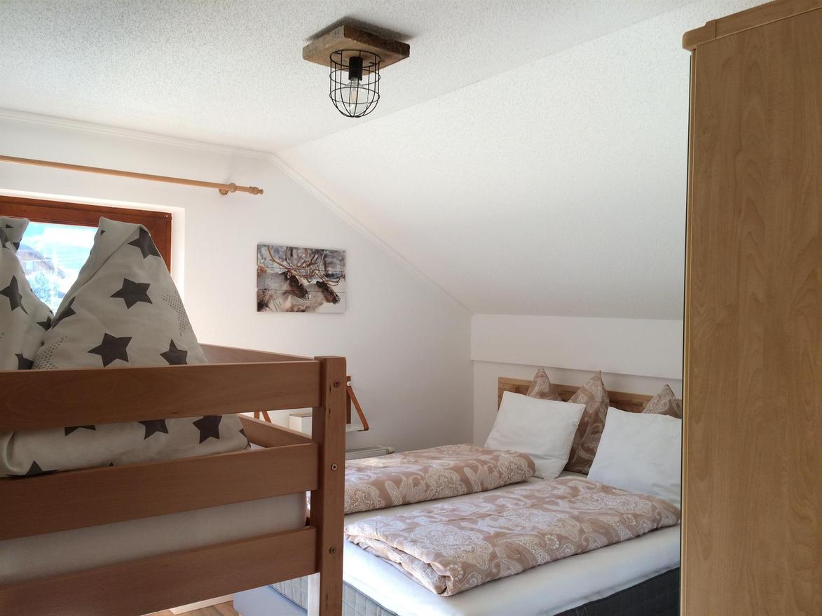 Monteur-Zimmer - Parkplatz: eigener Parkplatz für PKW vorhanden - Techendorf - Ferienwohnung Zeber