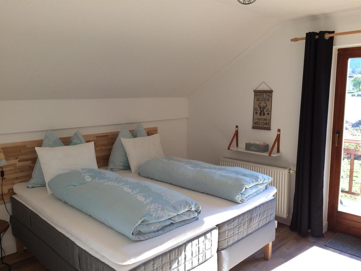 Monteur-Zimmer - Parkplatz: eigener Parkplatz für PKW vorhanden - Techendorf - Ferienwohnung Zeber