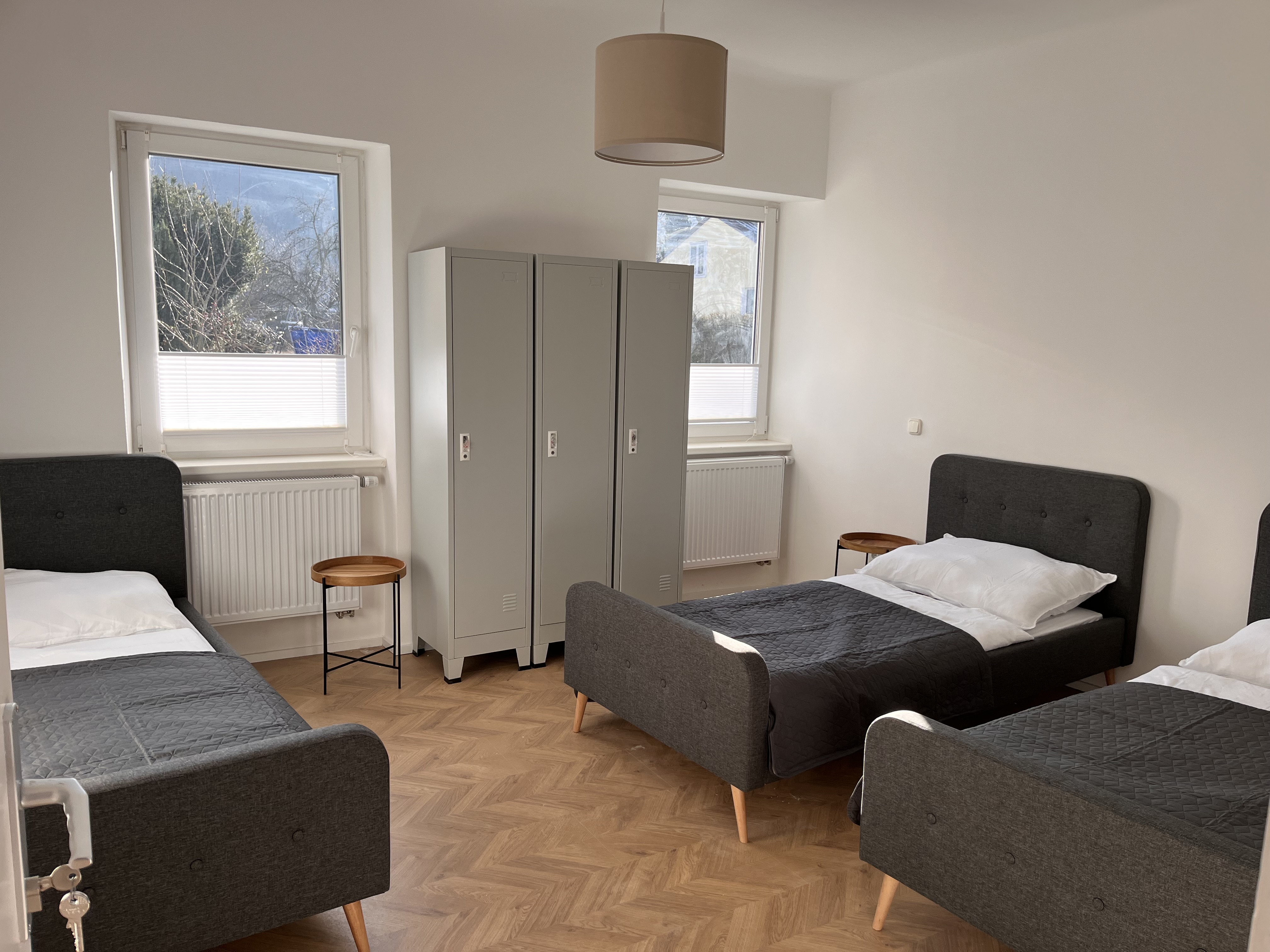 Monteur-Zimmer - Zimmerarten: Einzelzimmer - Senftenberg (Senftenberg) - Komfortables Apartment mit 6 Einzelbetten . Die Sitzenberg Bettenburg