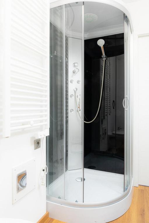 Monteur-Zimmer - Liesing (Lesachtal) - Haus Sieben - Lydia Singer