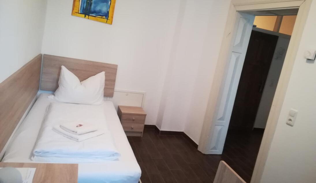 Monteur-Zimmer - Hofkirchen (Saxen) - Sturmmühle - Gasthof und Museum