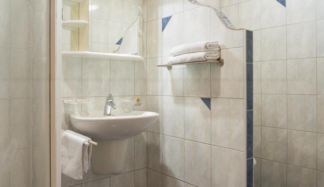 Monteur-Zimmer - Preis pro Nacht - Vichtenstein (Vichtenstein, Sankt Roman) - Gasthof „Zum Alten Turm“