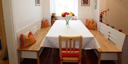 Monteur-Zimmer - Küche - Wien-Stadt - Esstisch im 6-8 Personen Apartment - Central of Vienna 10Eur/bed + Highspeed Internet + parking