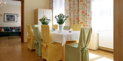 Monteur-Zimmer - Küche - Wien-Stadt - Esstisch im 10 Personen Apartment - Central of Vienna 10Eur/bed + Highspeed Internet + parking