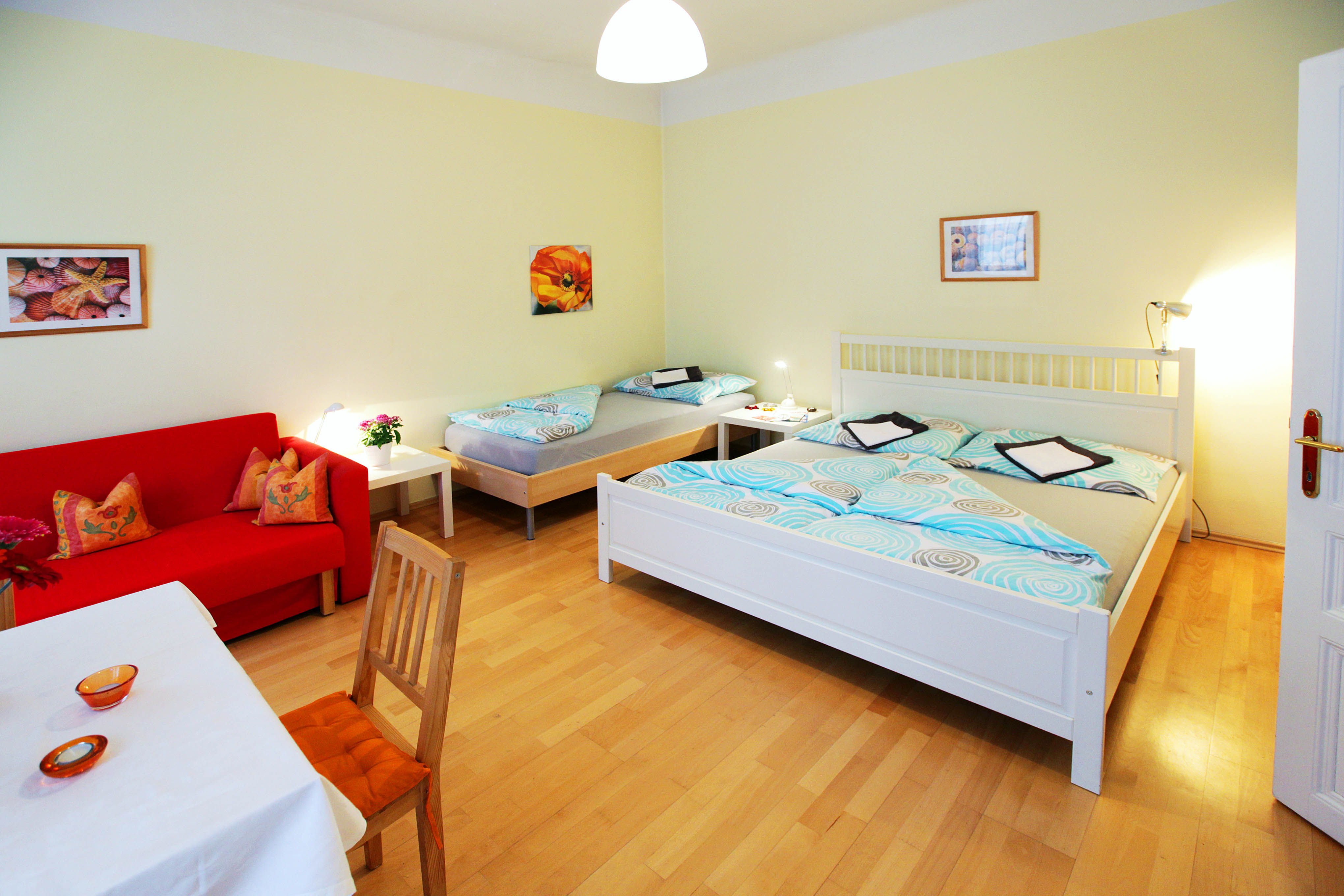 MonteurZimmer: Apartment für 3-4 Personen - Central of Vienna 10Eur/bed + Highspeed Internet + parking