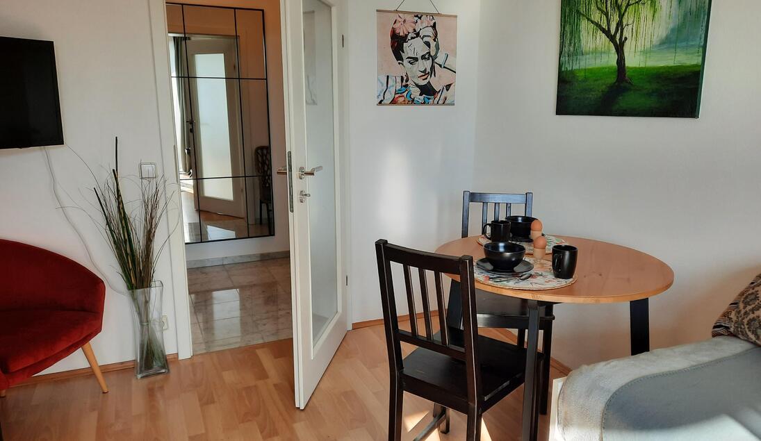 Monteur-Zimmer - Starhemberg - The Gallery, Ferienwohnung mit Seeblick