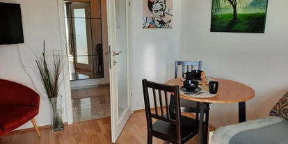 Monteur-Zimmer - Thalgau - The Gallery, Ferienwohnung mit Seeblick