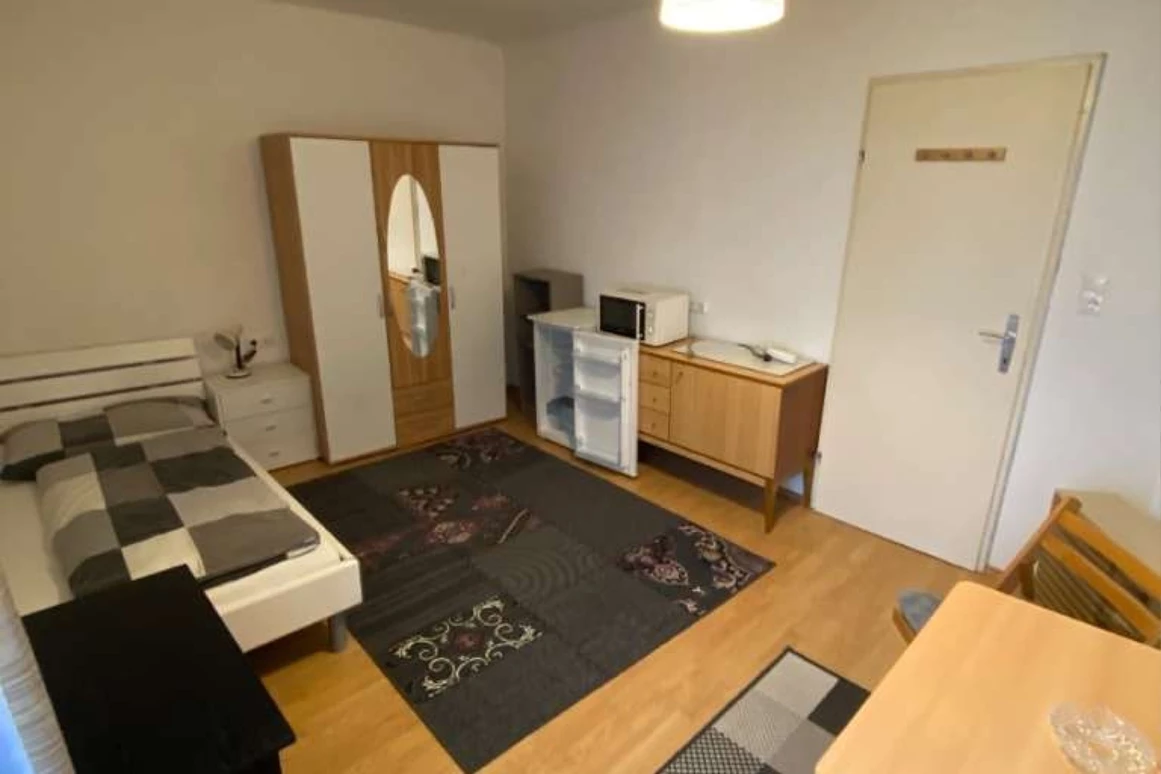 MonteurZimmer: Wohnung mit Einzelzimmer und Doppelzimmer Zentrumslage