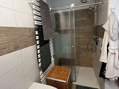 MonteurZimmer: Wohnung mit Einzelzimmer und Doppelzimmer Zentrumslage