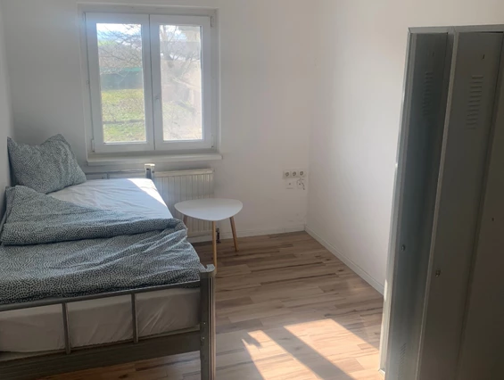 MonteurZimmer: Monteurunterkunft in Thalheim bei Wels (5min Wels Zentrum)