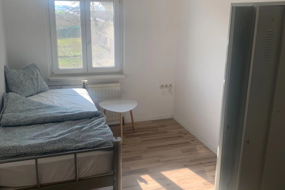 MonteurZimmer: Monteurunterkunft in Thalheim bei Wels (5min Wels Zentrum)