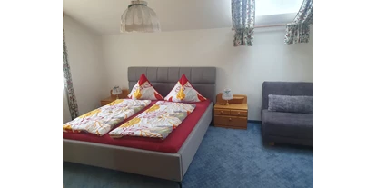 Monteur-Zimmer - Zahlungsarten: Vorauskasse - Österreich - Schlafzimmer 1, Ferienwohnung 2 - Ferienwohnung mit Bergblick
